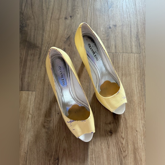 Gianni Bini Heels - Picture 1 of 5